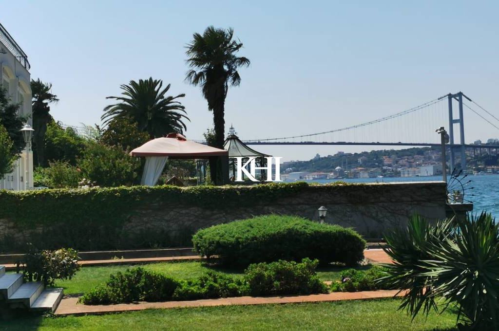 Bosphorus Sea-Front House Slide Image 12