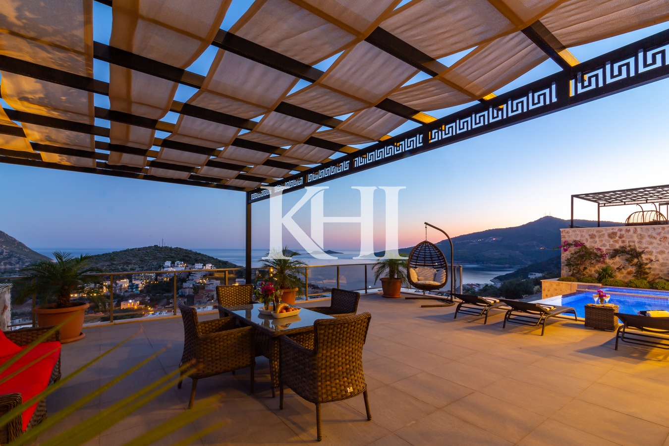 Luxurious Property in Kalamar Slide Image 65