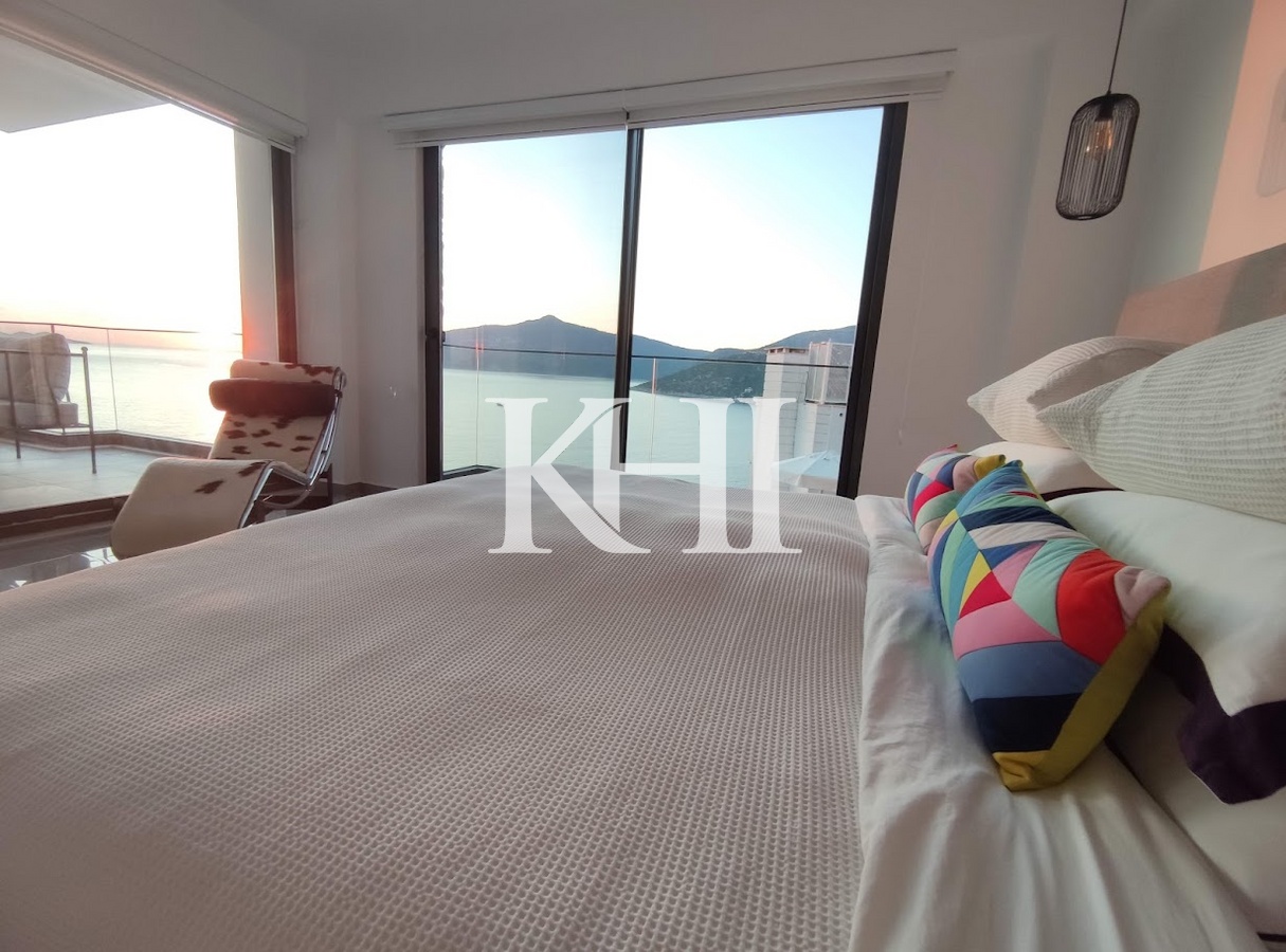 Modern Luxury Villa in Kalkan Slide Image 24