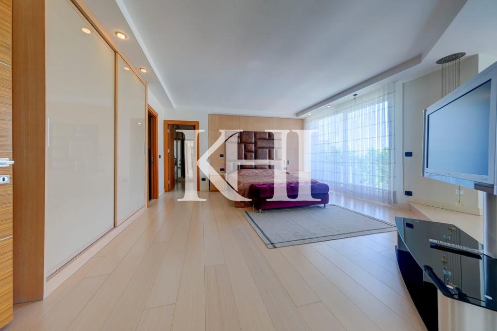 Spacious Luxury Villa in Beykoz Slide Image 71