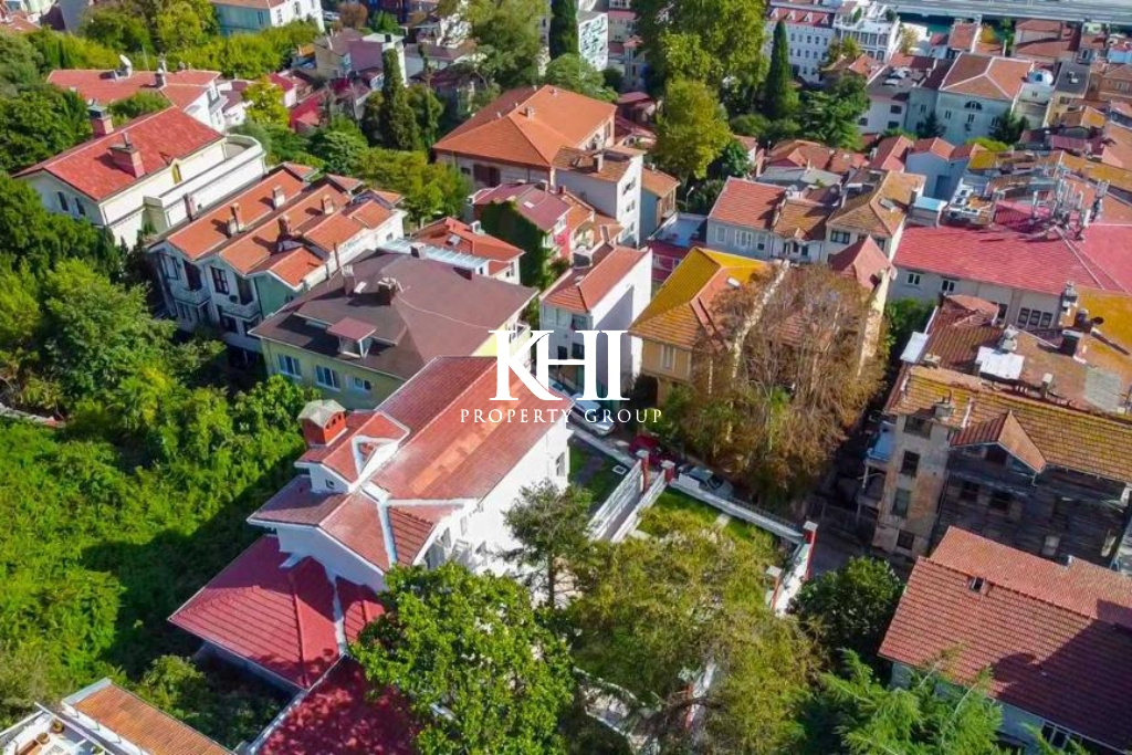 Luxury 4-Storey House in Istanbul Slide Image 4