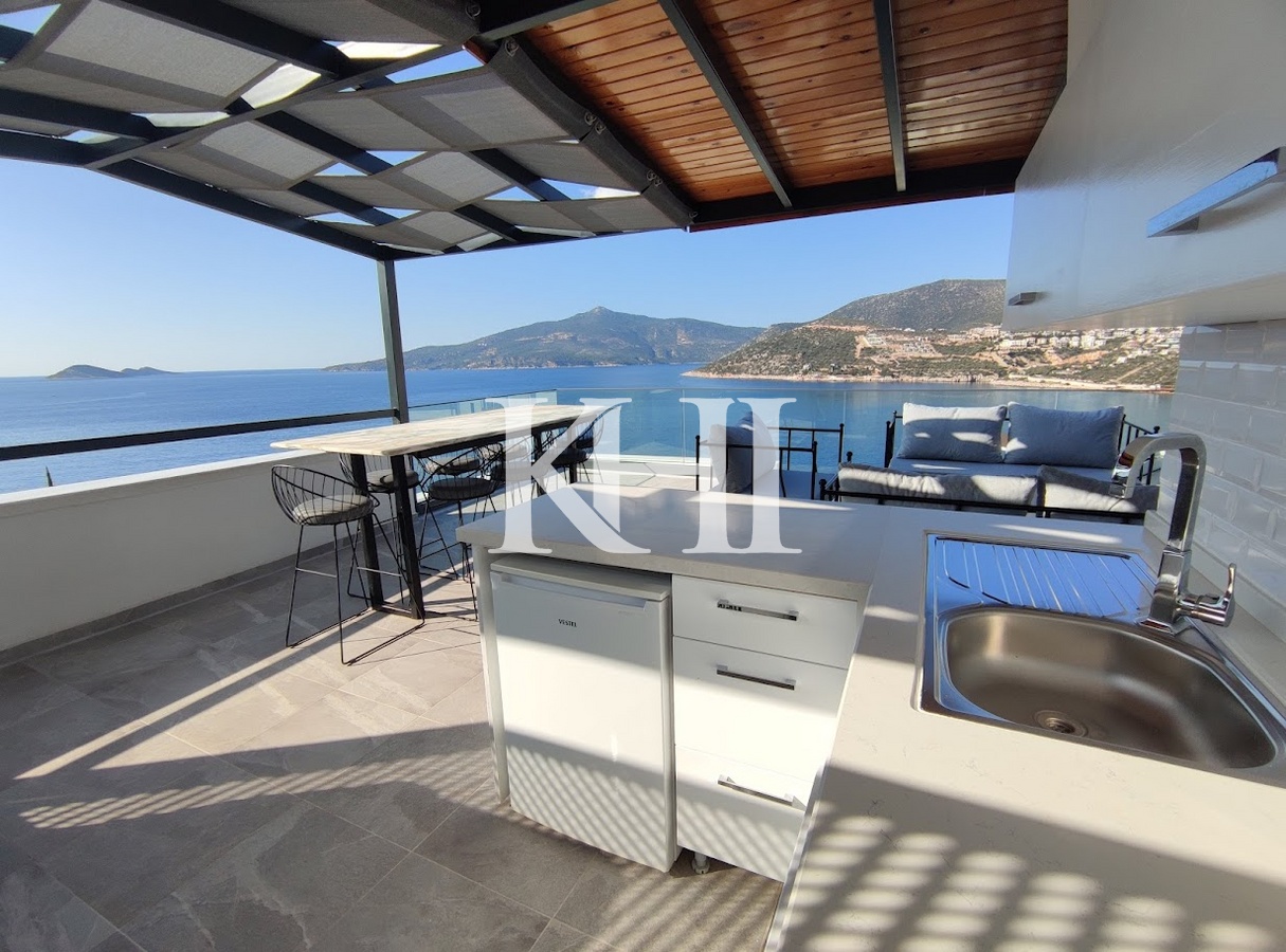 Modern Luxury Villa in Kalkan Slide Image 2