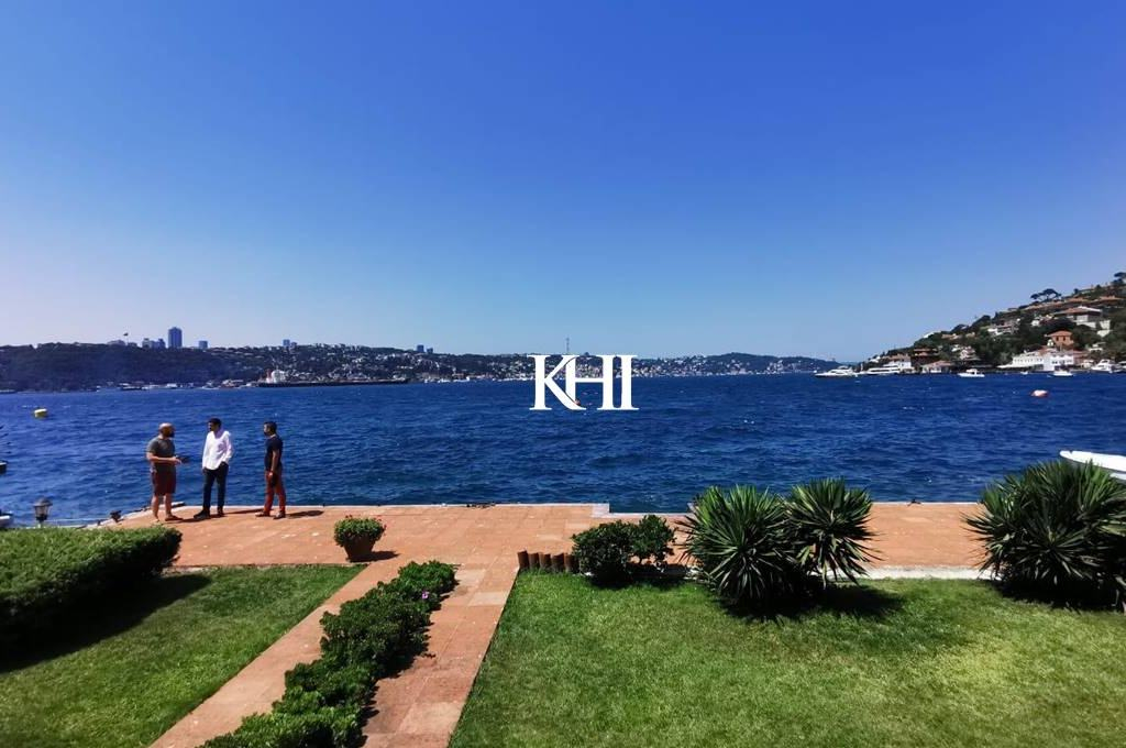 Bosphorus Sea-Front House Slide Image 9