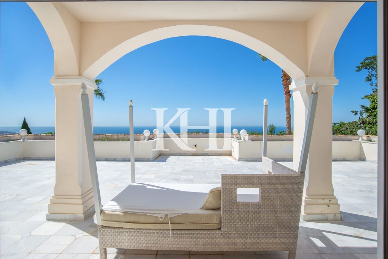 Luxury Marbella Villa For Sale Slide Image 11