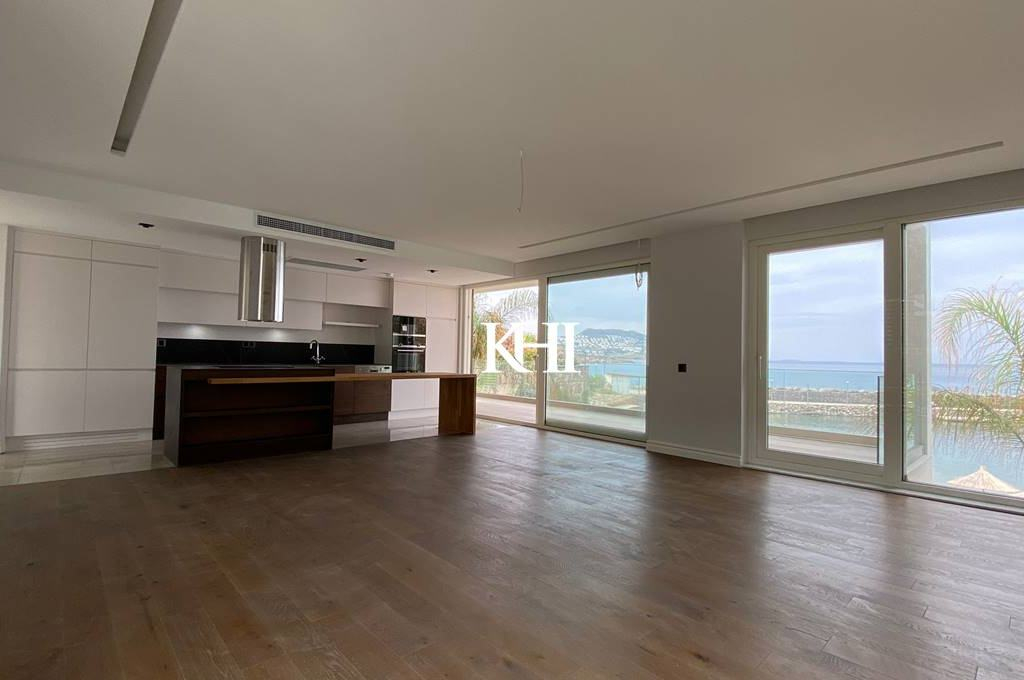 Luxury Apartment with Private Beach Slide Image 16