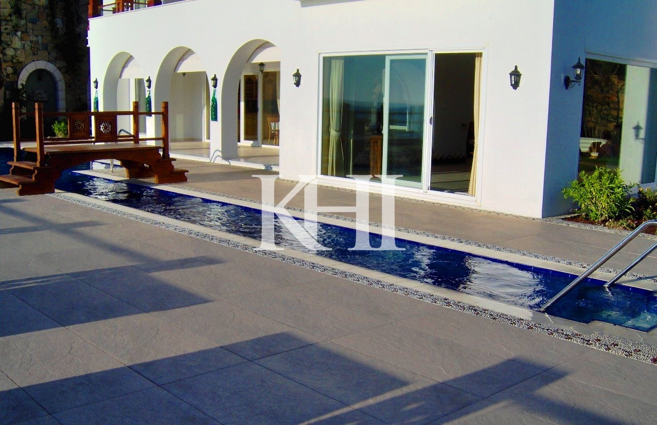 Sea-Front Villa in Bodrum Slide Image 2