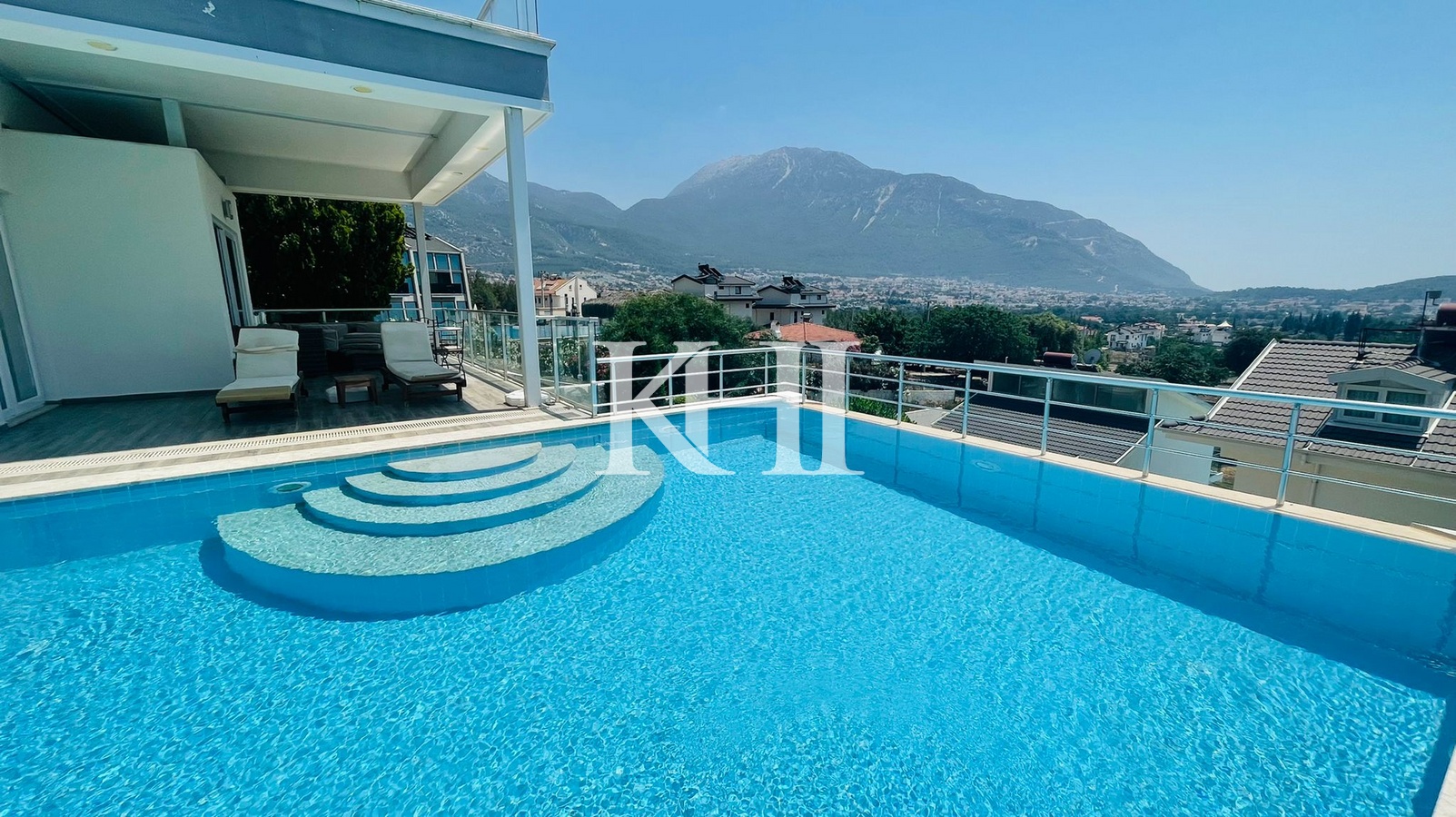 Stunning Luxury Villa in Ovacik Slide Image 13