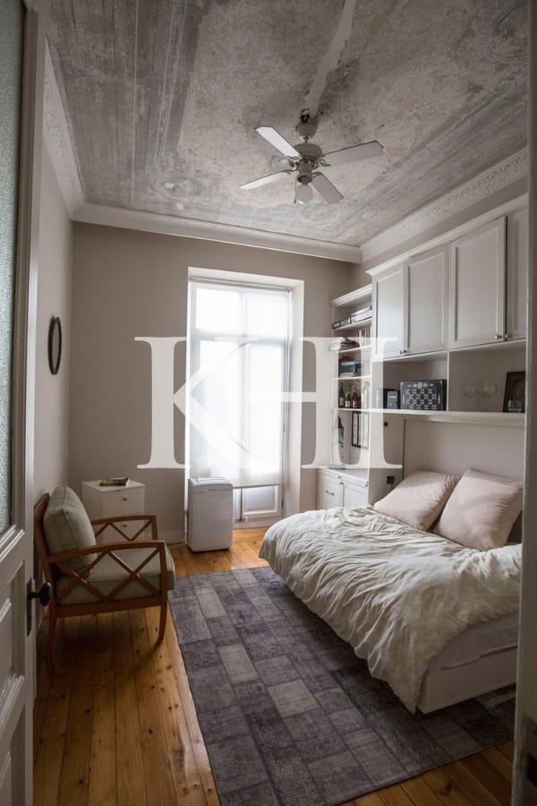 Traditional City Centre Apartment For Sale In Istanbul Slide Image 8