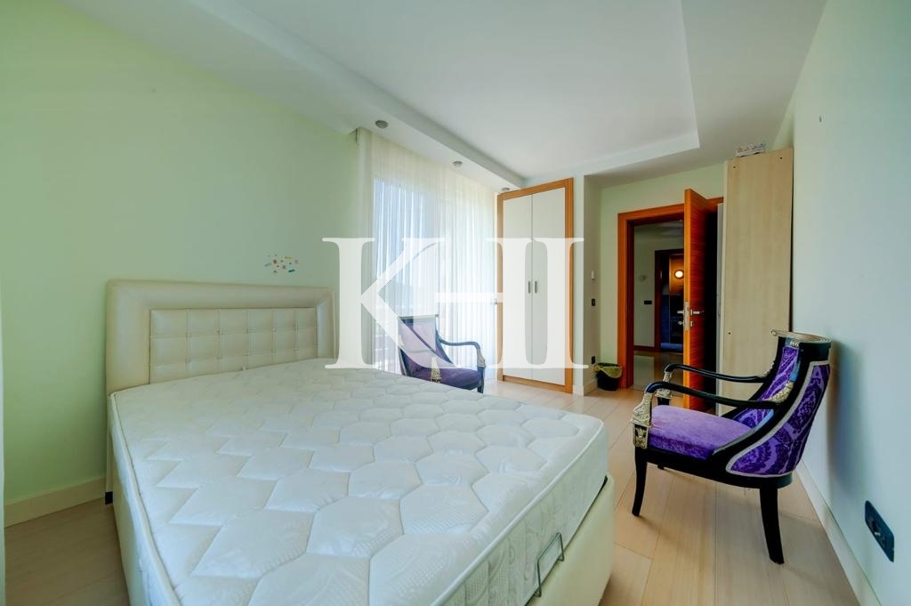 Spacious Luxury Villa in Beykoz Slide Image 46