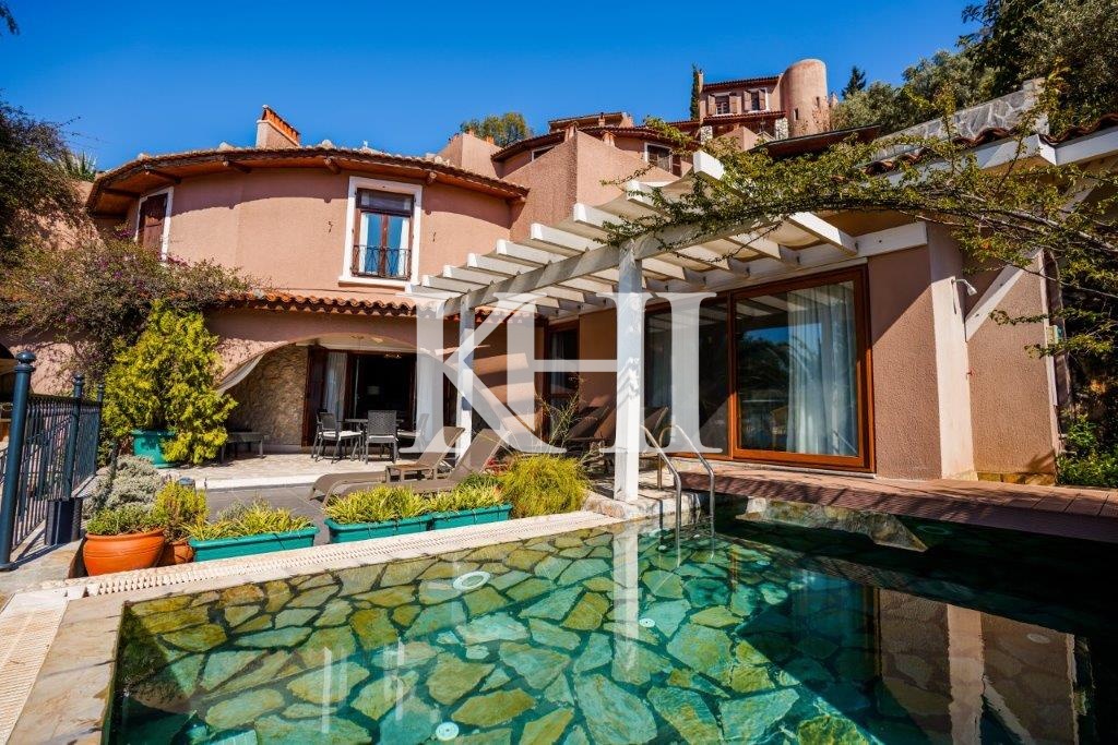 Furnished Luxury Sea-View Villa