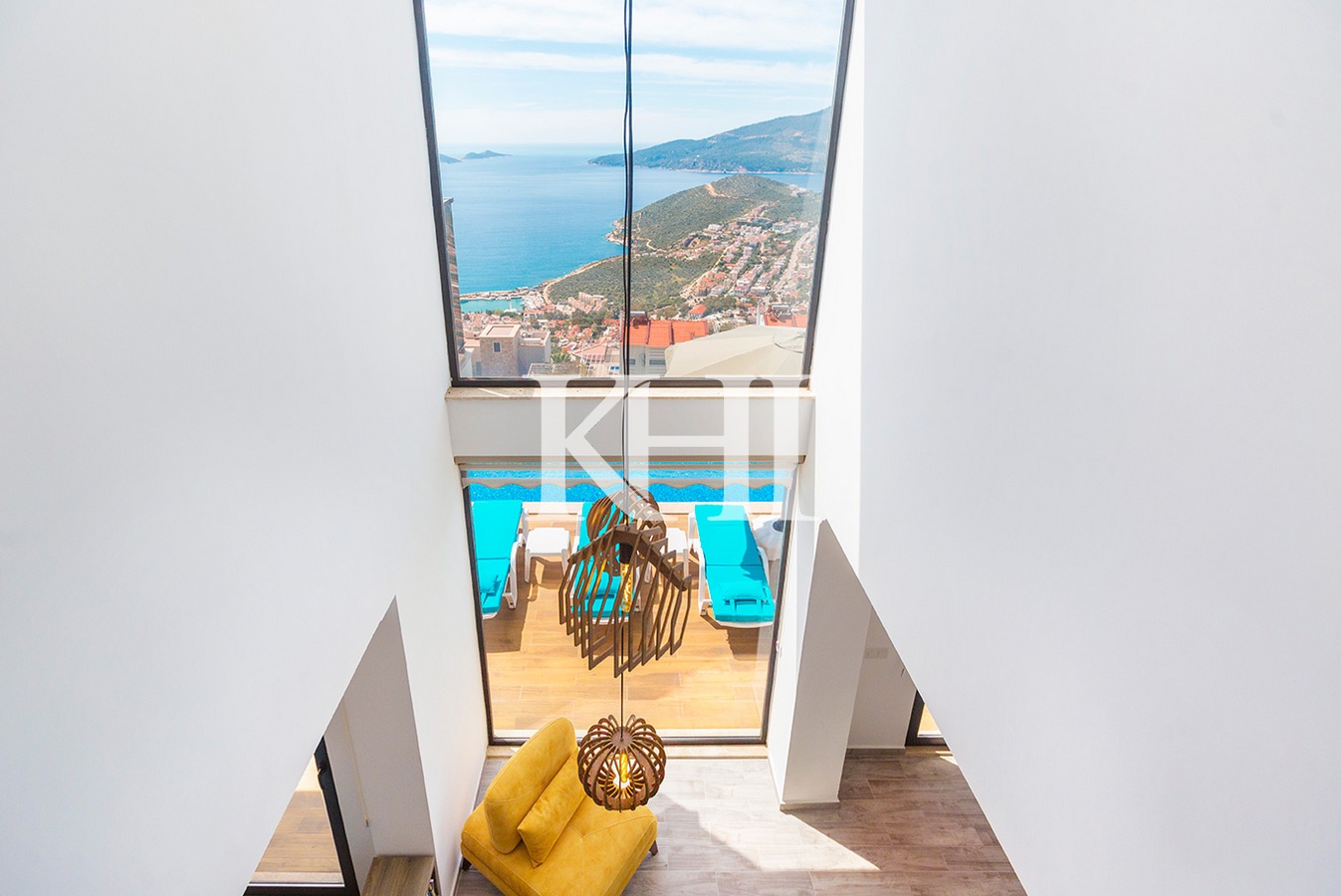 Luxury Panoramic Sea-View Villa Slide Image 20
