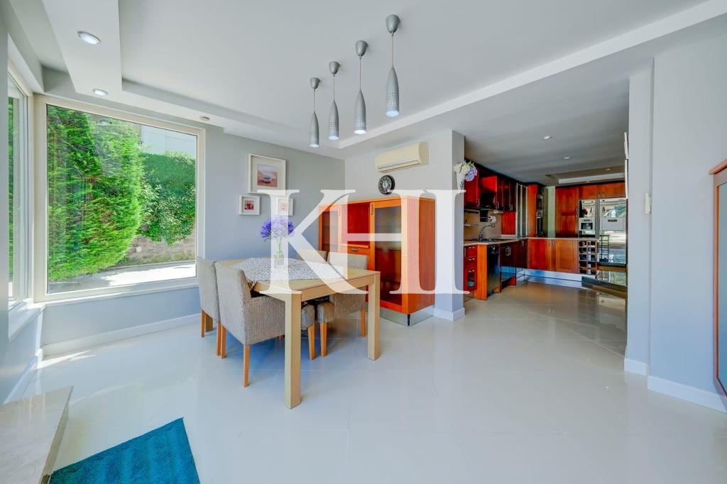 Spacious Luxury Villa in Beykoz Slide Image 33