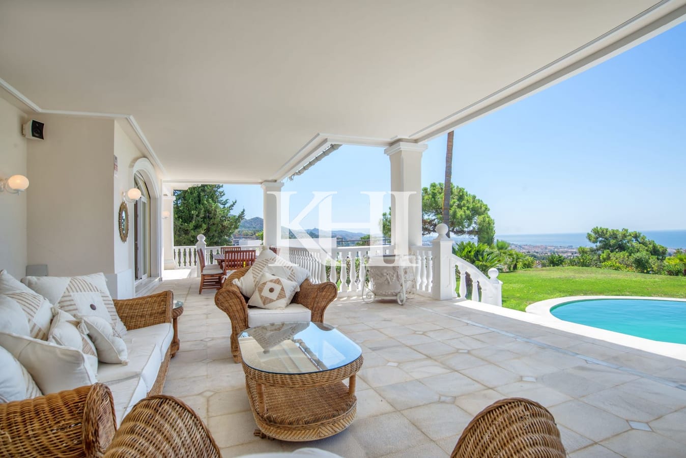 Luxury Marbella Villa For Sale Slide Image 7