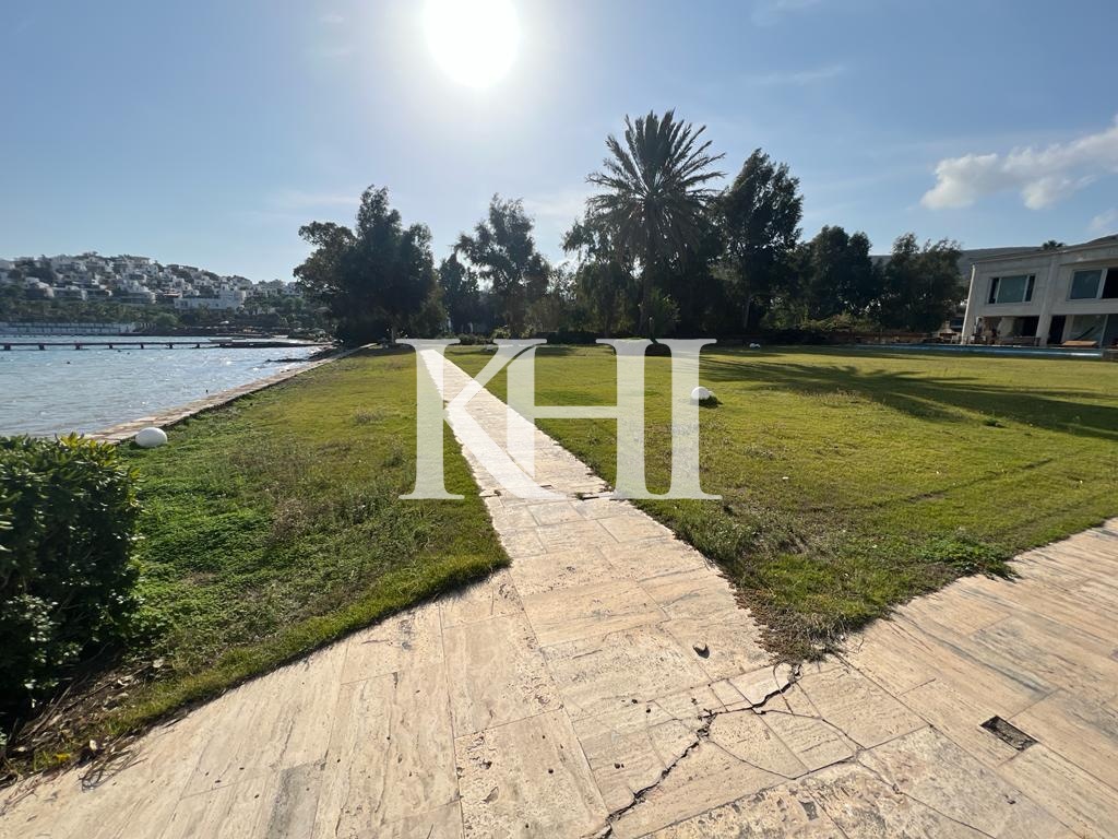 Private Sea Front Property Slide Image 43