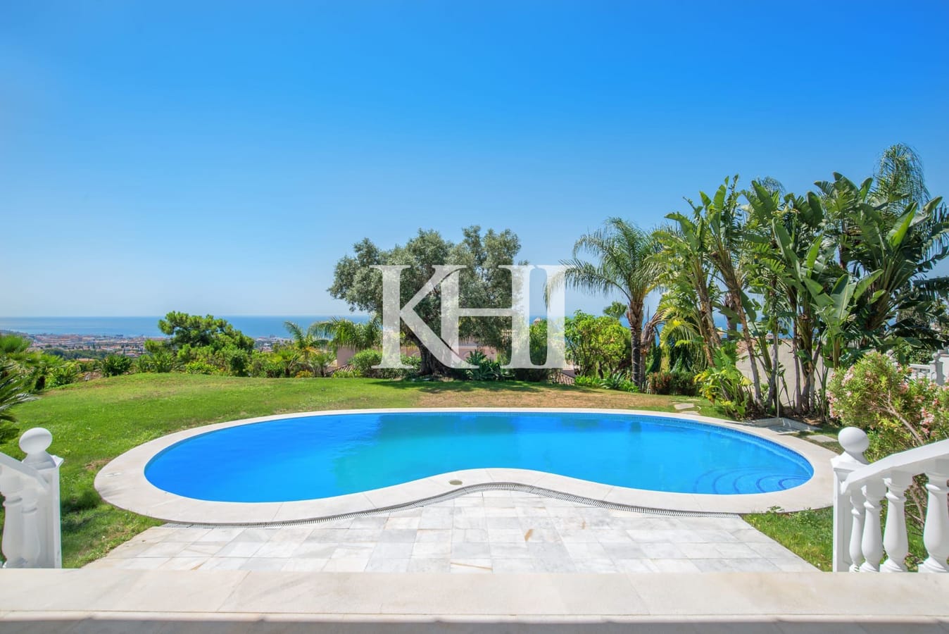 Luxury Marbella Villa For Sale Slide Image 1