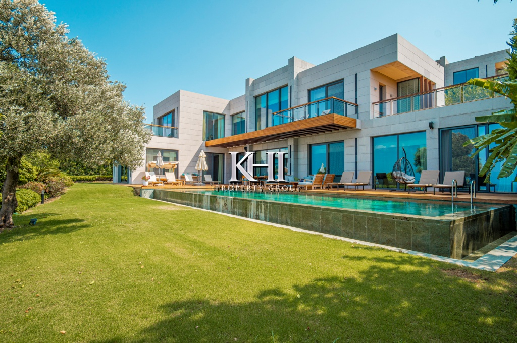 Luxurious Modern Sea-View Villa Slide Image 4