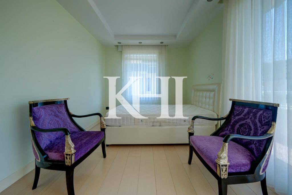 Spacious Luxury Villa in Beykoz Slide Image 5