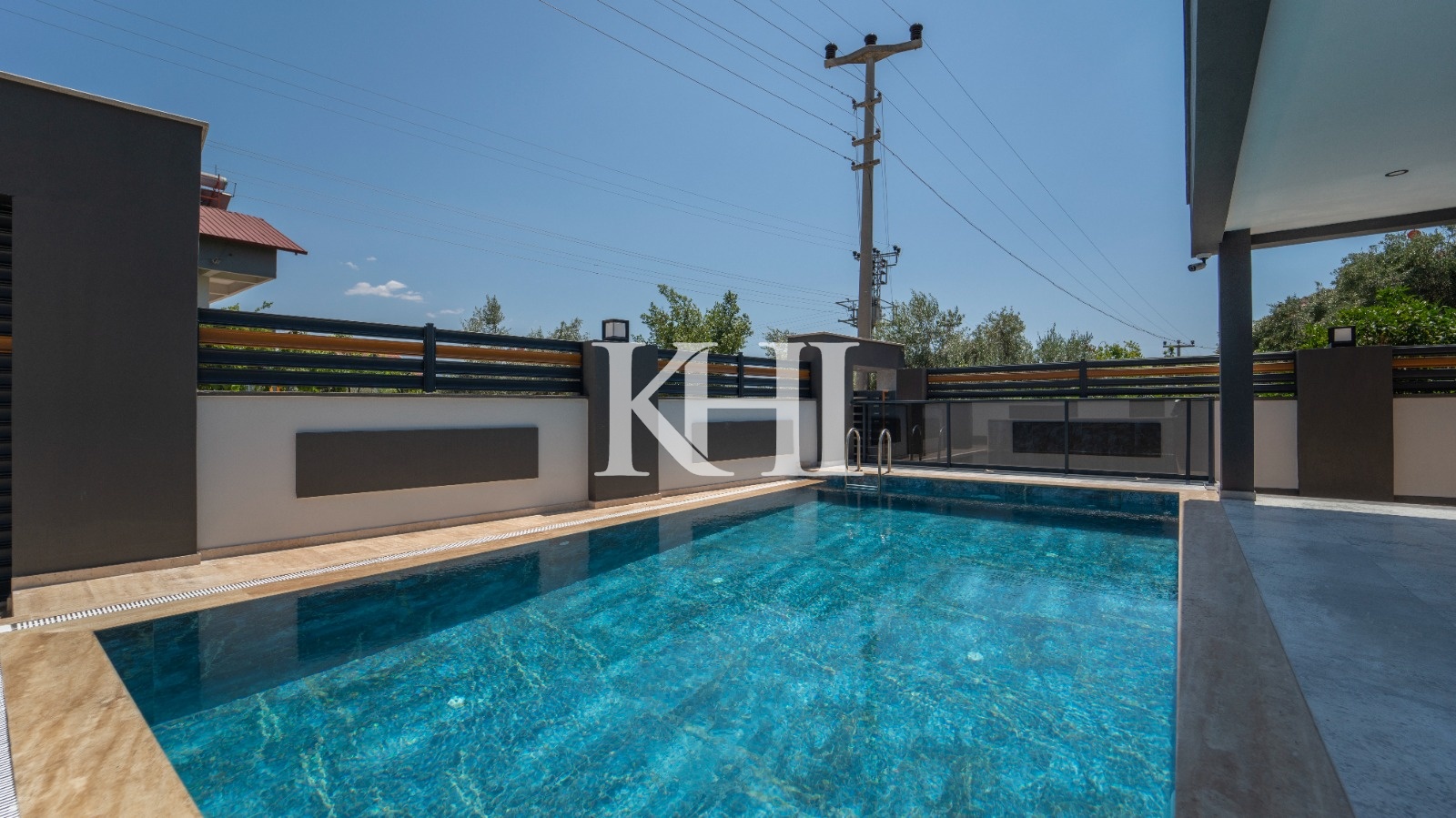 Luxury Villa in Ciftlik Slide Image 7