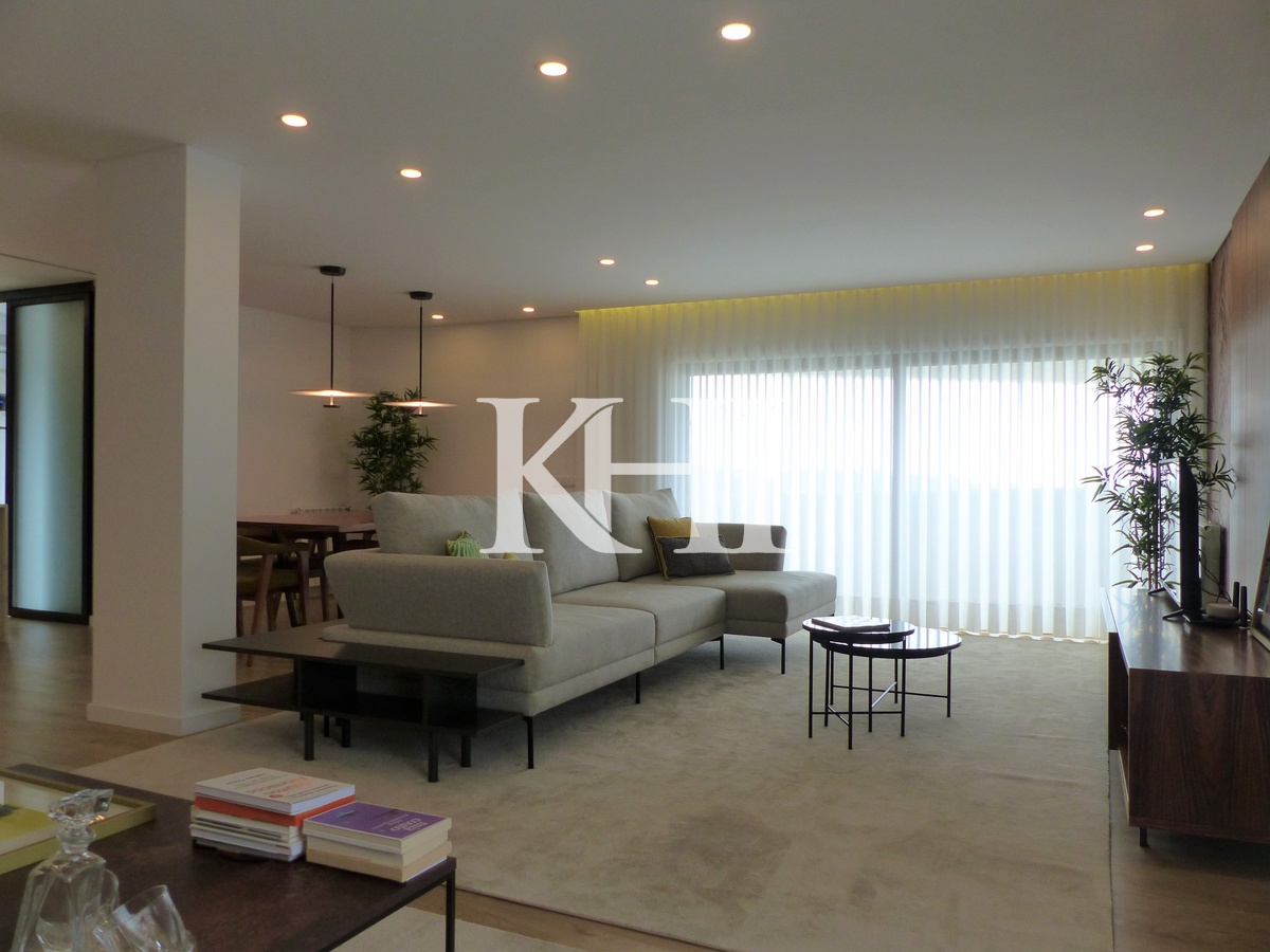 Luxury Apartment in Matosinhos Slide Image 6
