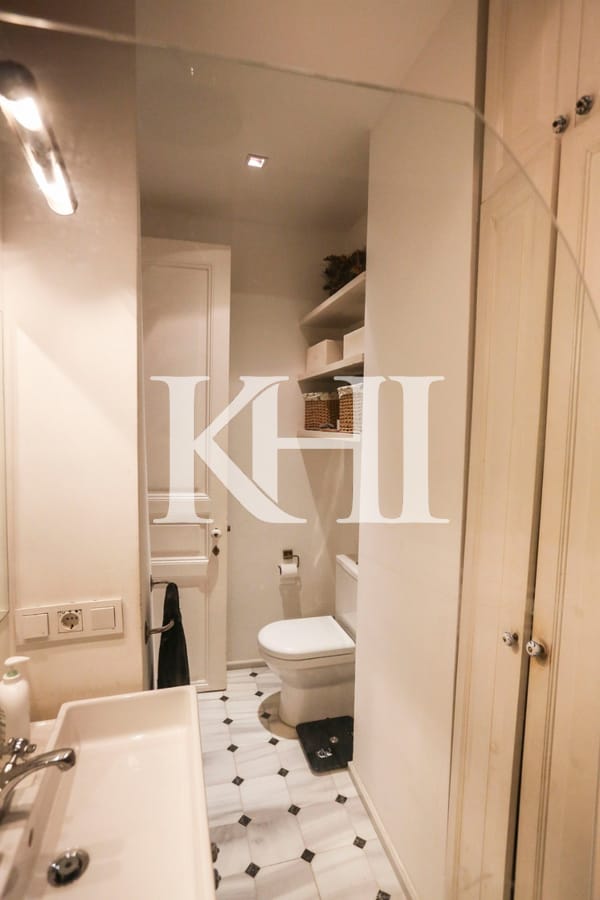 Traditional City Centre Apartment For Sale In Istanbul Slide Image 15