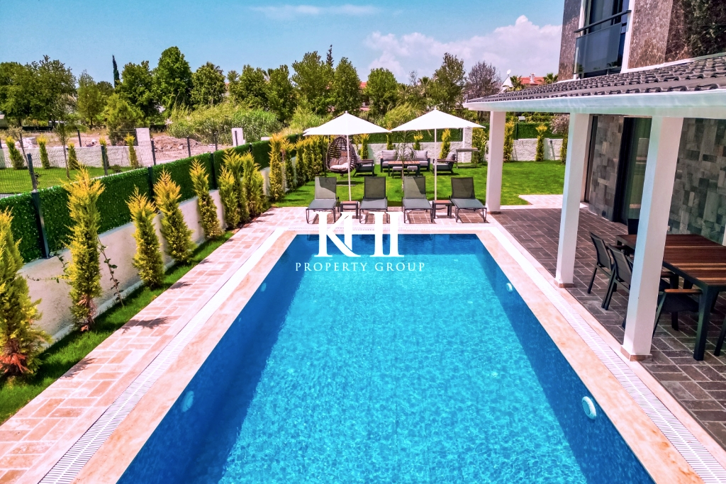 Stylish Luxury Villa in Kargi Slide Image 4