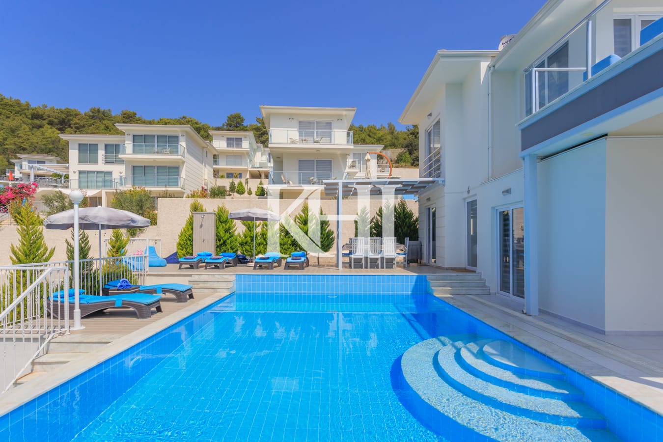 Luxury Modern Villa For Sale In Ovacik Slide Image 13