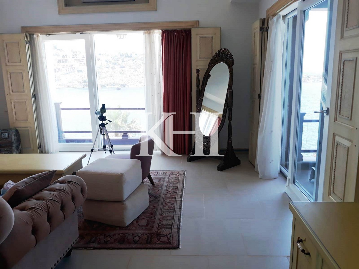 Sea-Front Villa in Bodrum Slide Image 13