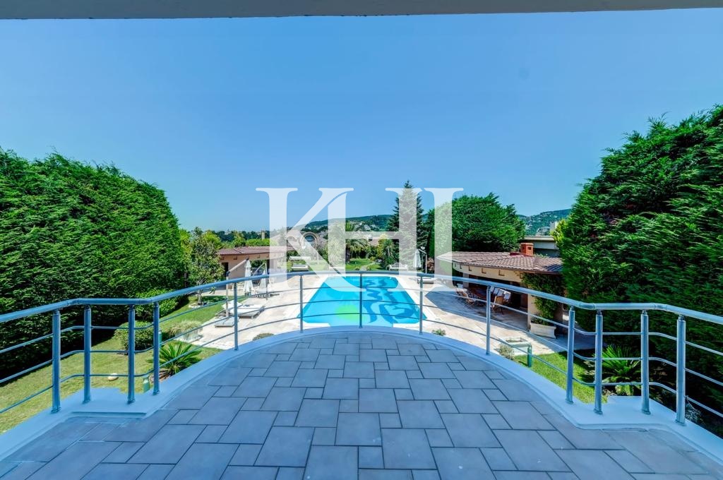 Spacious Luxury Villa in Beykoz Slide Image 49