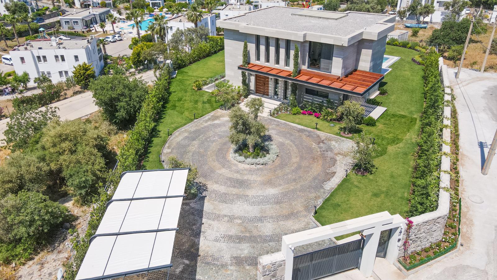 Luxury Villa in Yalikavak Slide Image 4