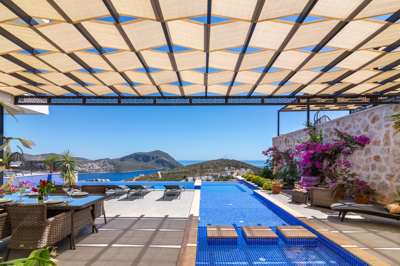 Stunning Luxury Villa in Kalkan Slide Image 7